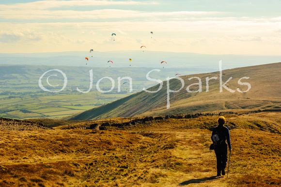 Walker and Paragliders, Parlick 1